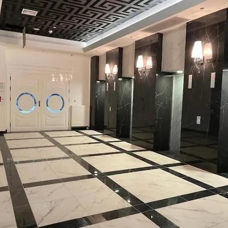 شقة Hanza Tower White Sky & High Floor Pool & Jacussi & Sauna *
