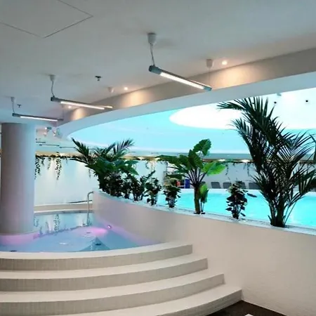 Hanza Tower White Sky & High Floor Pool & Jacussi & Sauna شقة شتشيتسين