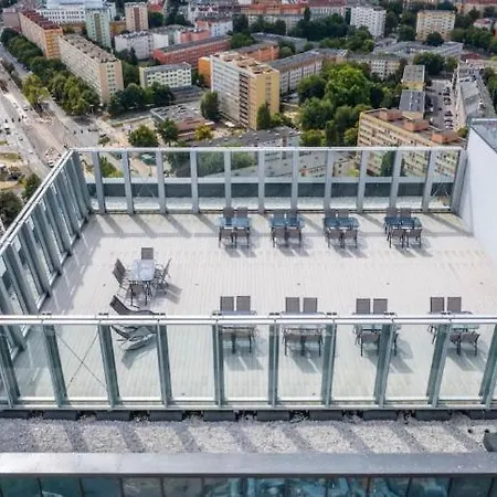 شقة Hanza Tower White Sky & High Floor Pool & Jacussi & Sauna *
