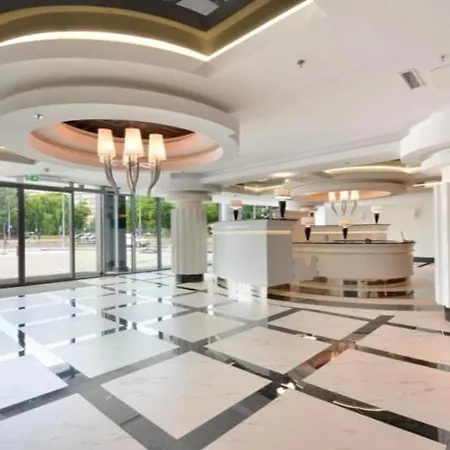 شقة Hanza Tower White Sky & High Floor Pool & Jacussi & Sauna