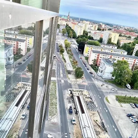 شقة Hanza Tower White Sky & High Floor Pool & Jacussi & Sauna *