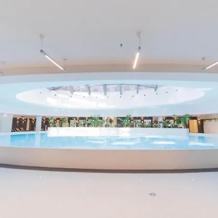 Hanza Tower White Sky & High Floor Pool & Jacussi & Sauna شقة شتشيتسين